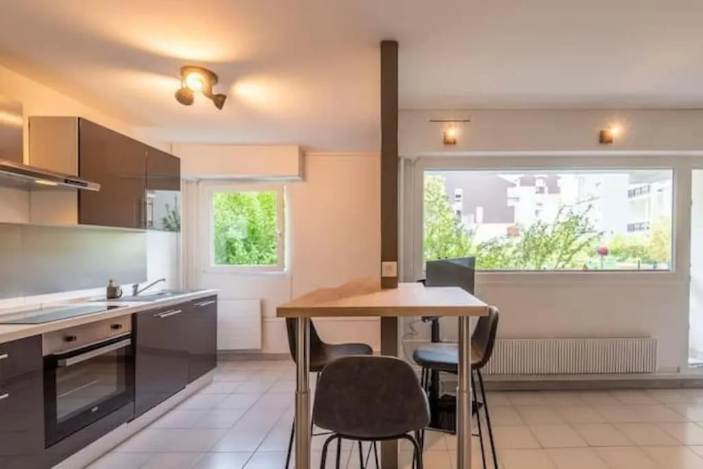 Joli Appartement Avec Balcon Proximite Lac Annecy